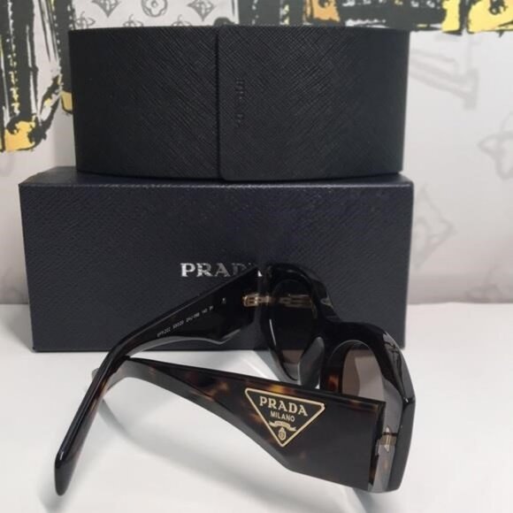 New Authentic Prada PR 20ZS Dark Brown Oval Ladies Sunglasses – 2AU06B 53 - Picture 4 of 13